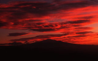 Etna visibile in penombra durante alba variopinta - Piero Mammino